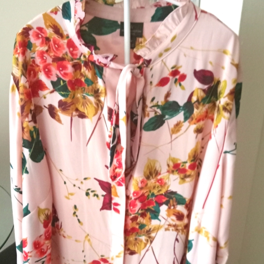 Floral print blouse